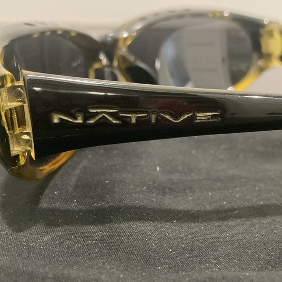 Native Polarized sunglassess - Picture 3 of 6